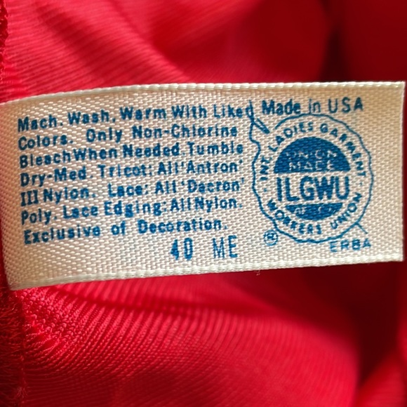 CHANTILLY Maidenform Red Silky Crop Camisole Sz 34 - Picture 6 of 6